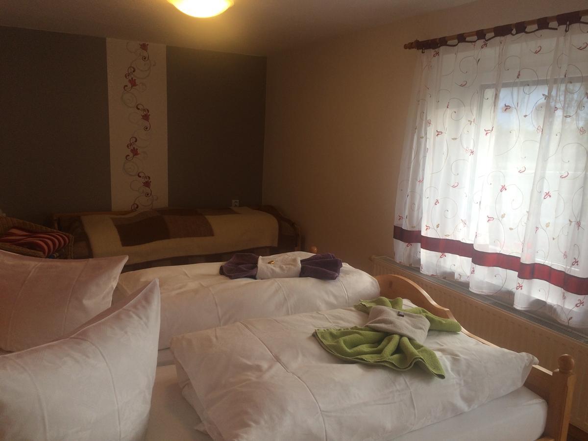 Ferienwohnung Guerth Kleinhennersdorf Extérieur photo